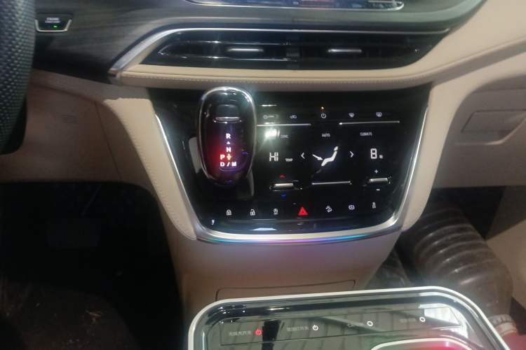 Used Buick GL8 2023 ES Lu Zun Deluxe Model
