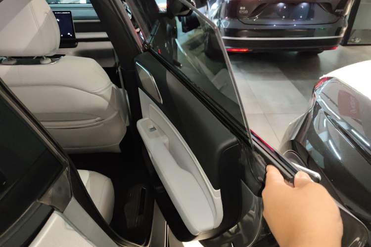 Used XPeng G6 2023 755 Ultra-Long Range Max
