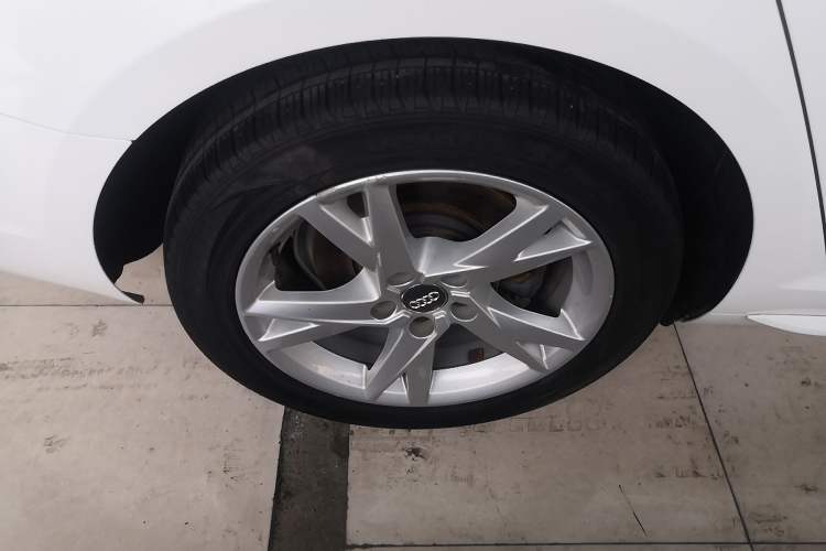 Used Audi A4L 2017 Plus 40 TFSI Ambition Model
