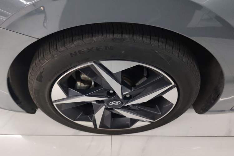 Used Hyundai Elantra 2022 1.5L CVT LUX Prestige Edition
