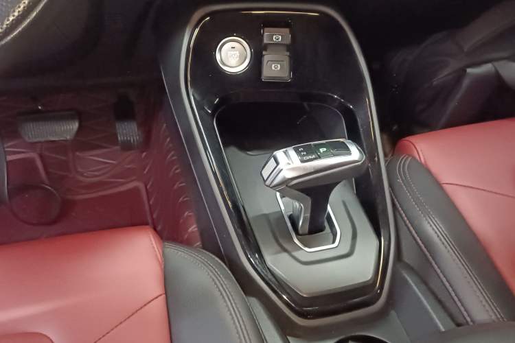 Used Haval H2s 2018 Red-Label 1.5T Dual-Clutch Elite Model
