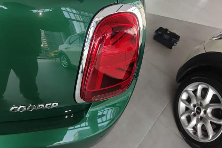 Used MINI MINI 2021 1.5T COOPER Artist Five-Door Edition
