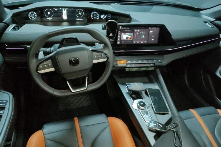 Used Changan UNI-V 2024 1.5T Prestige Sport Edition
