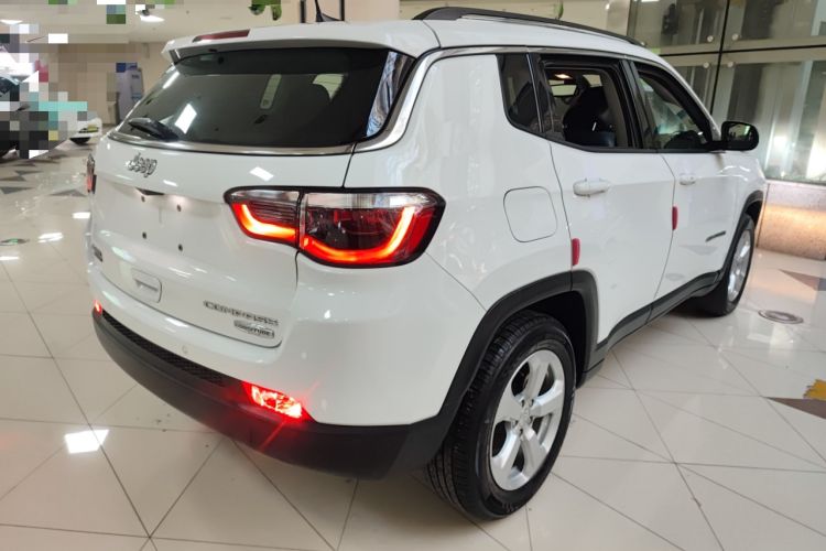 Used  Compass 2017 200T Automatic Family Edition
