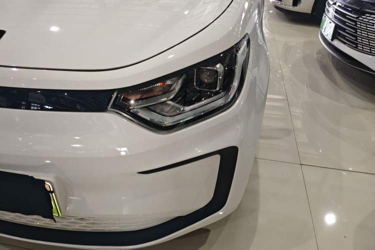 Used SOL E10X 2021 302 km Range Luxury Version 30.2 kWh
