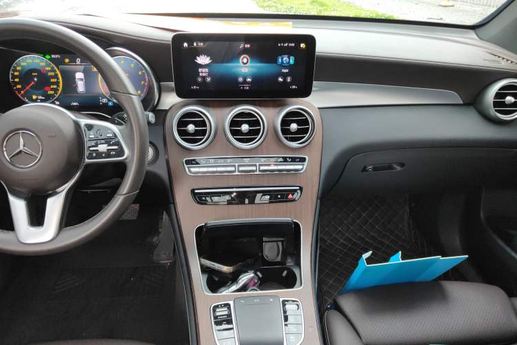 Used Mercedes-Benz GLC 2020 GLC 300 L 4MATIC Luxury Model
