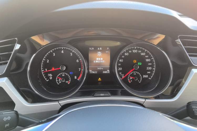 Used Volkswagen Touran 2018 Volkswagen Touran L 280TSI DSG Comfort Edition 7 Seats China VI Standard
