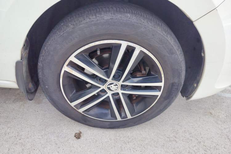 Used Skoda Rapid Spaceback 2016 1.6L Automatic Smart Drive Edition
