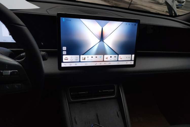 Used BYD Qin L 2025 DM-i Smart Drive 120KM Superior Model
