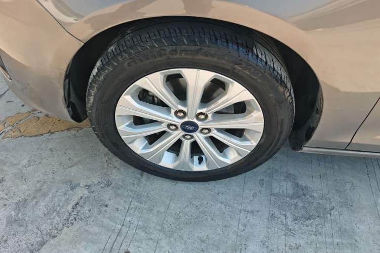 Used Ford Escort 2015 1.5L Automatic Fashion Model
