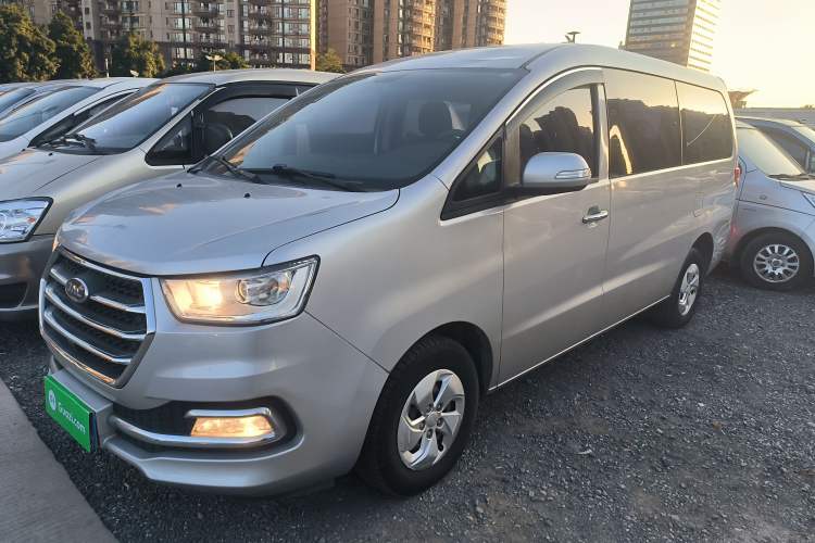 Used  M4 2016 2.0L manual Comfort trim level
