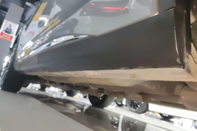 Used  Lingyun 2024 300T Two-Wheel Drive Starlight Edition
