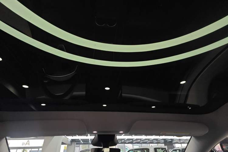 Used Tesla Model Y 2025 Rear-Wheel-Drive Version
