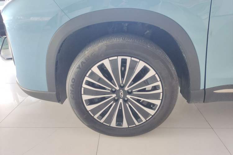 Used Chery Tiggo 8 PLUS C-DM 2025 1.5T 116 km Prestige Version 5 Seats
