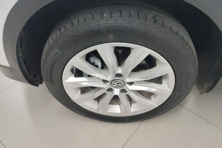 Used Volkswagen T-ROC 2019 230TSI DSG Two-Wheel-Drive Advanced Version China VI Standard
