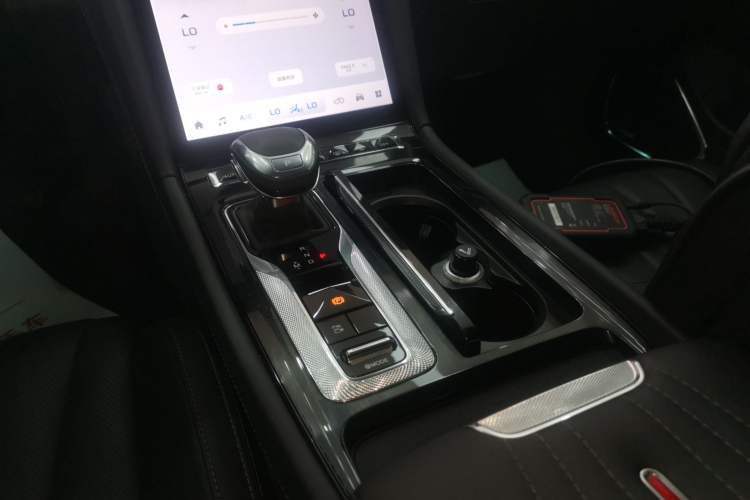 Used Hongqi H5 2023 2.0T Automatic Smart Connect Flagship Edition
