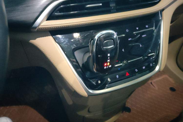 Used Buick GL8 2021 ES Land Cruiser 653T Luxury Edition
