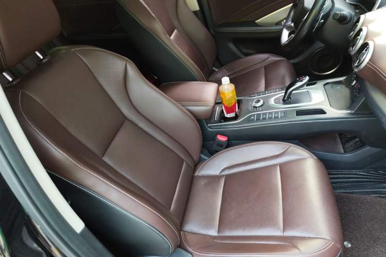 Used Wey VV6 2018 2.0T Two-Wheel-Drive Ultra-Luxury Version China V Standard
