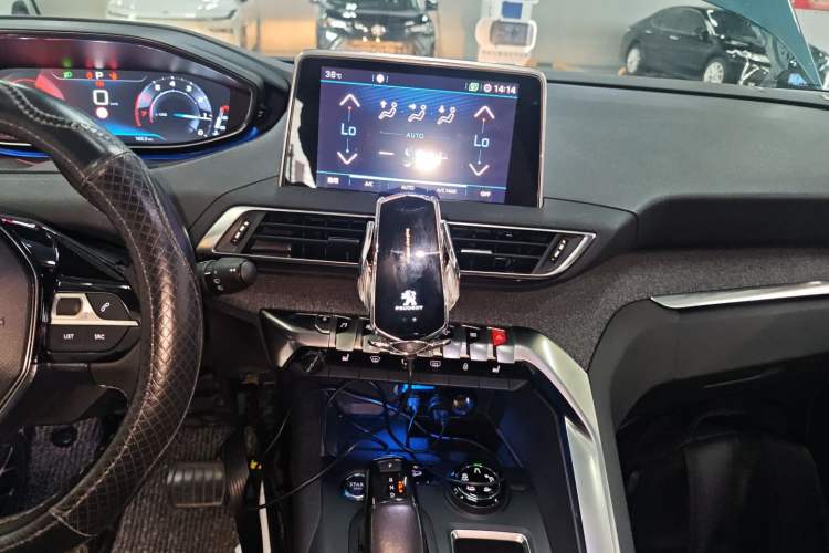 Used Peugeot 5008 2017 380THP 7-Seater Luxury Edition
