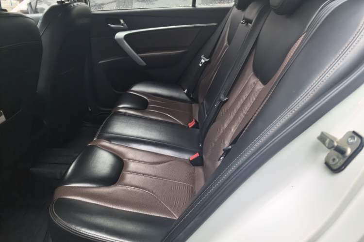 Used Geely Auto Emgrand 2017 Hatchback RS Million Edition 1.5L CVT Upward Version
