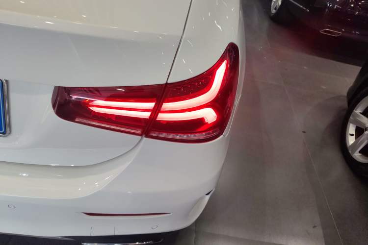 Used Mercedes-Benz A-Class 2021 A 200 L Sport Sedan Fashion Model
