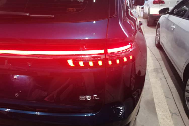 Used Geely Auto Monjaro L 2021 2.0TD DCT EVO Two-Wheel Drive Prestige Version
