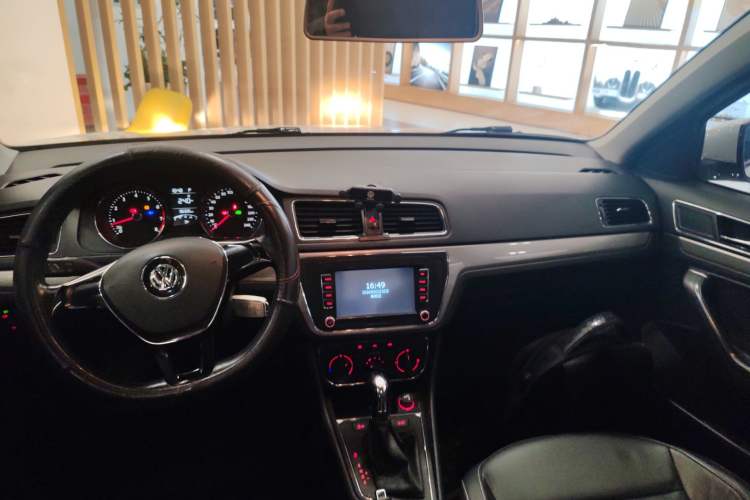 Used Volkswagen Lavida 2015 1.6L Automatic Comfort Edition