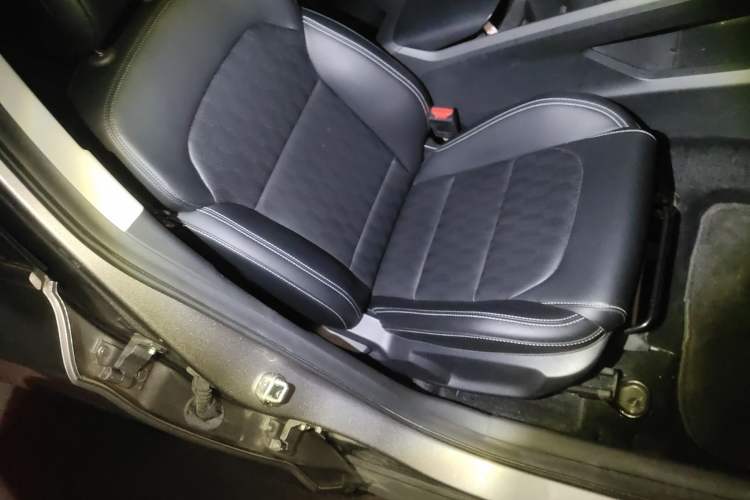 Used Geometry C 2022 Blueberry C400
