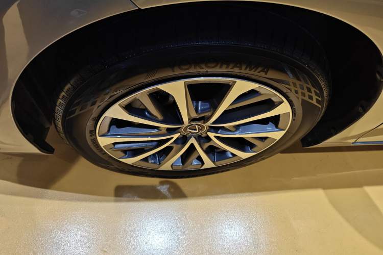 Used Lexus ES 2021 200 Excellence Edition
