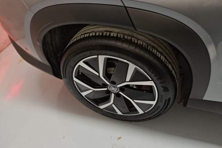 Used BYD Song L DM-i 2025 Intelligent Driving Version 160 km Beyond-Range Type
