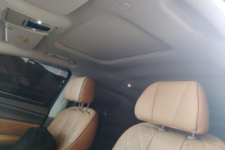 Used Denza D9 2022 DM-i 970 Four-Wheel Drive Prestige Model
