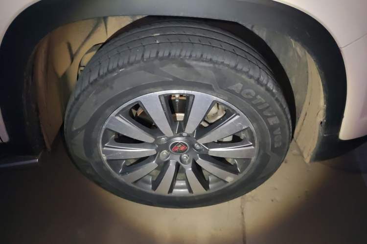 Used Roewe RX8 2018 30T Smart Connectivity Two-Wheel Drive Flagship Edition