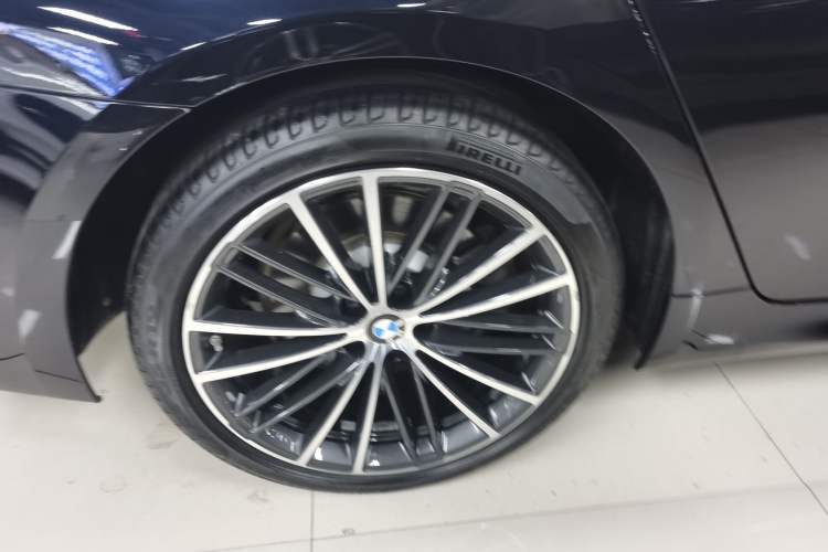 Used BMW 5 Series 2023 Restyled 530Li Leading Edition M Sport Package
