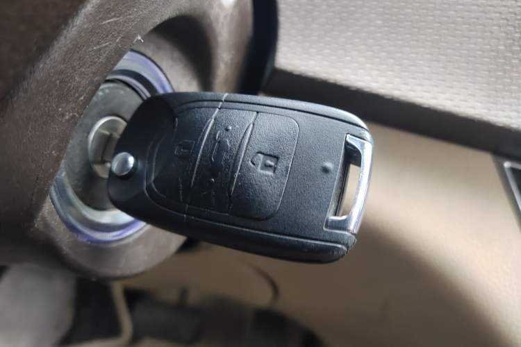 Used Baojun 730 2017 1.8L iAMT Luxury Version 7-Seater