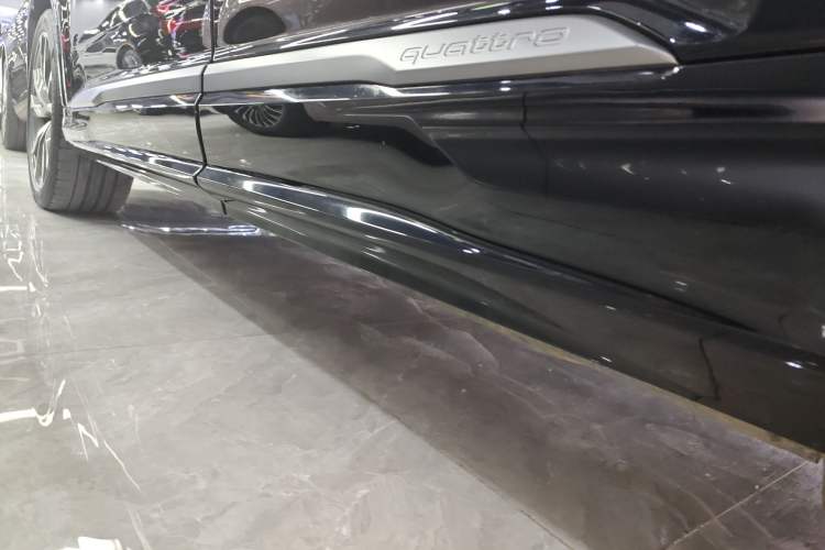 Used Audi Q7 2021 55 TFSI quattro S line Sport model
