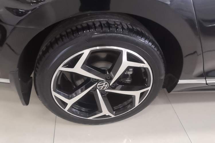 Used Volkswagen Magotan 2023 2 Million Units Limited Edition 330TSI DSG Leading Version