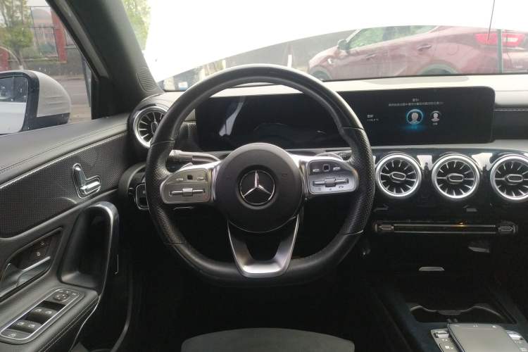 Used Mercedes-Benz A-Class 2021 A 200 L Sport Sedan Fashion Model
