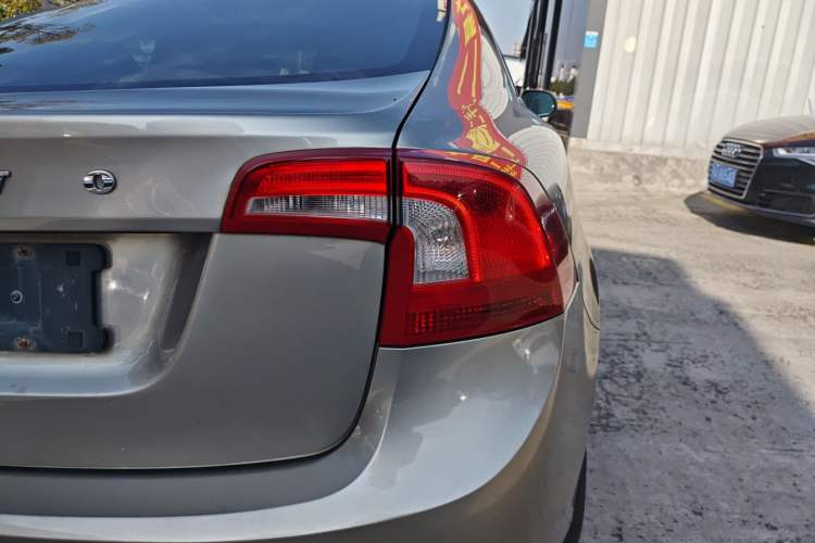 Used Volvo S60 2015 S60L 2.0T Zhiyuan Edition