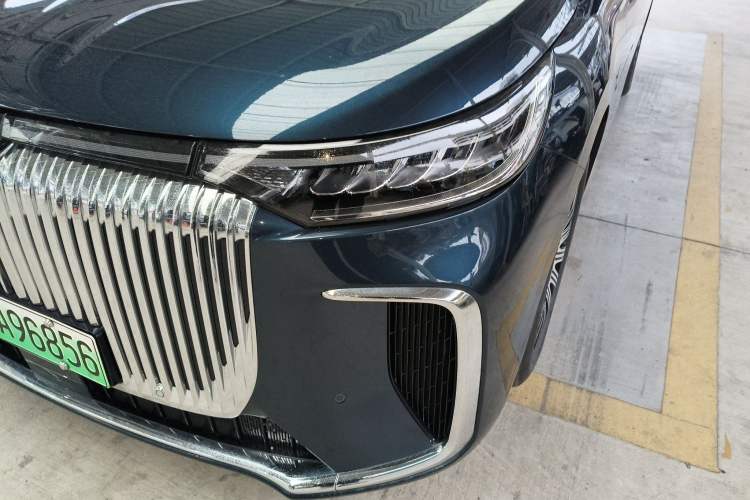 Used VOYAH Dream 2025 EV Four-Wheel Drive Flagship Kunpeng Edition
