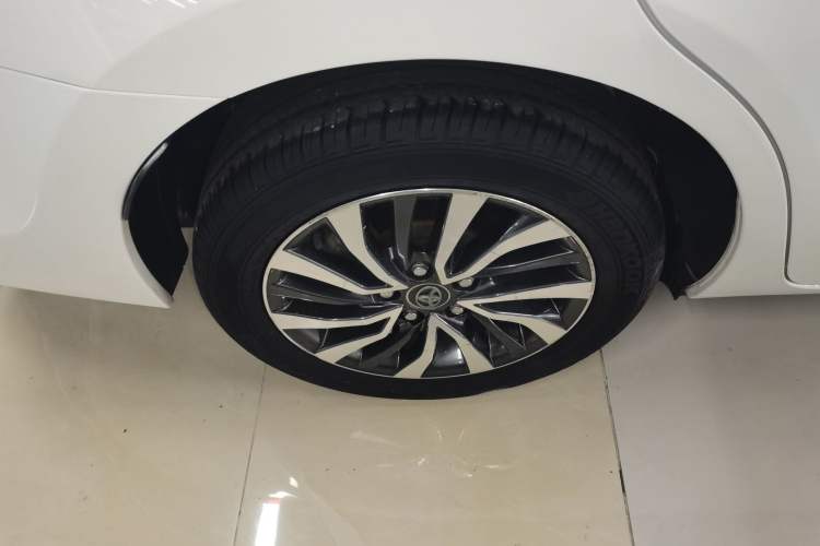 Used Toyota Corolla 2017 Revised Dual-Engine 1.8L E-CVT Leading Edition
