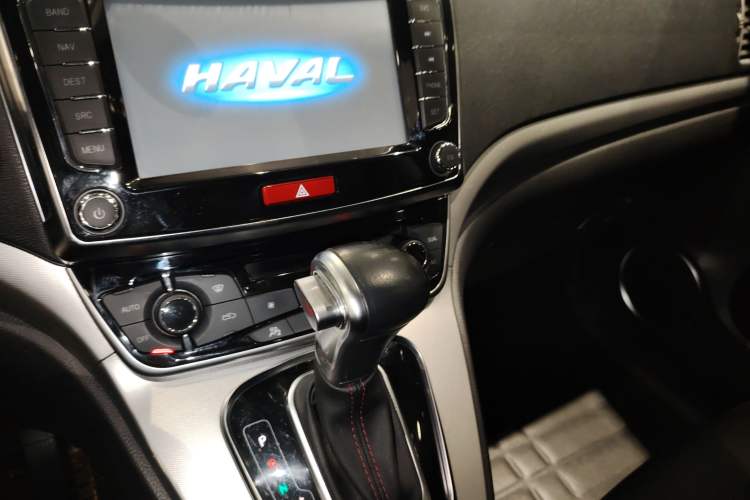 Used Haval H6 2015 Sport Edition 1.5T Automatic Two-Wheel Drive Luxury Model
