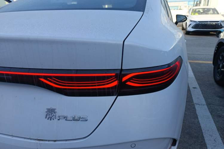 Used BYD Qin PLUS 2025 DM-i Smart Drive 55KM Leading Model
