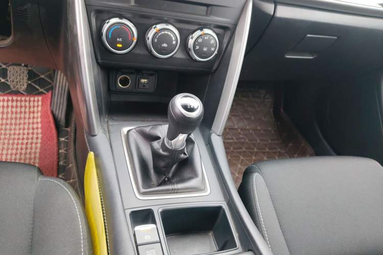 Used Mazda CX-4 2018 2.0L Manual Two-Wheel Drive Blue Sky Dynamic Edition China V Standard
