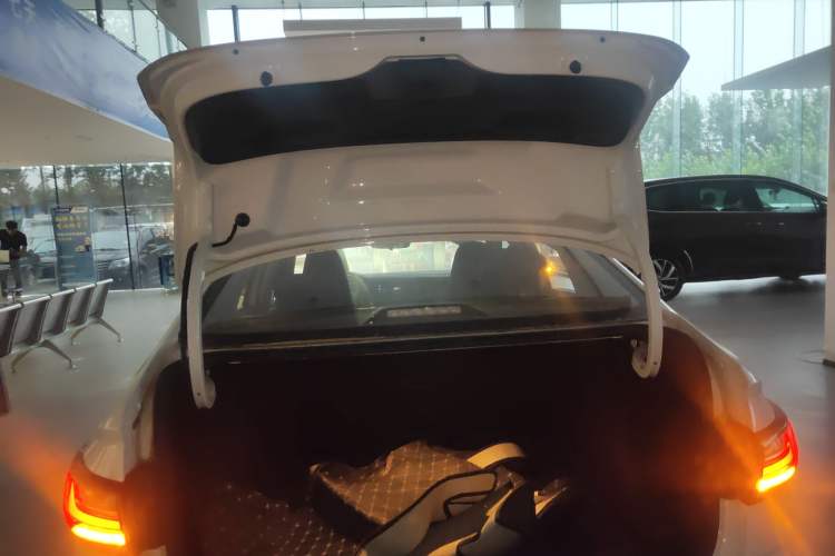 Used Volkswagen Lavida 2023 New Rui 1.5L Automatic New Yi Edition
