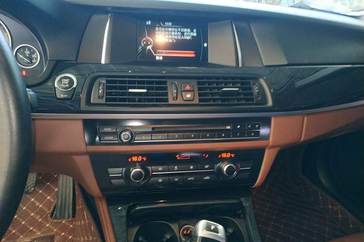 Used BMW 5 Series 2014 520Li Elegant Model
