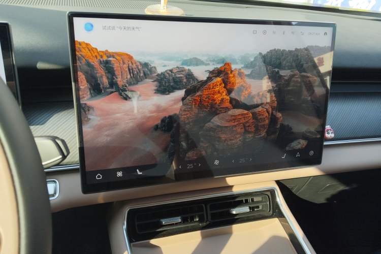 Used Chery Tiggo 8 L 2024 2.0T Two-Wheel Drive Luxury Edition 5 Seats
