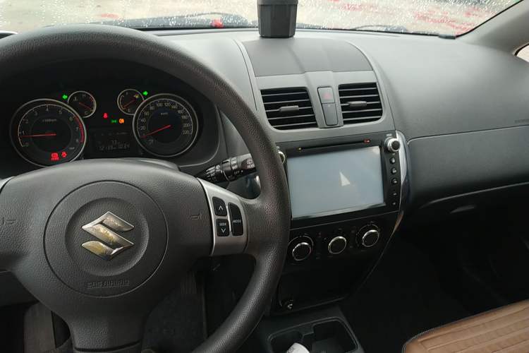 Used Suzuki SX4 2013 1.6L Manual CoolRide Model
