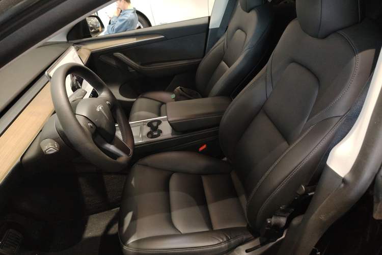 Used Tesla Model Y 2022 Rear-Wheel-Drive Version
