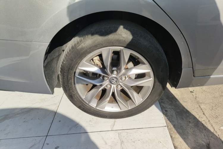 Used Toyota Avalon 2019 2.5L Ambition Version China VI Standard
