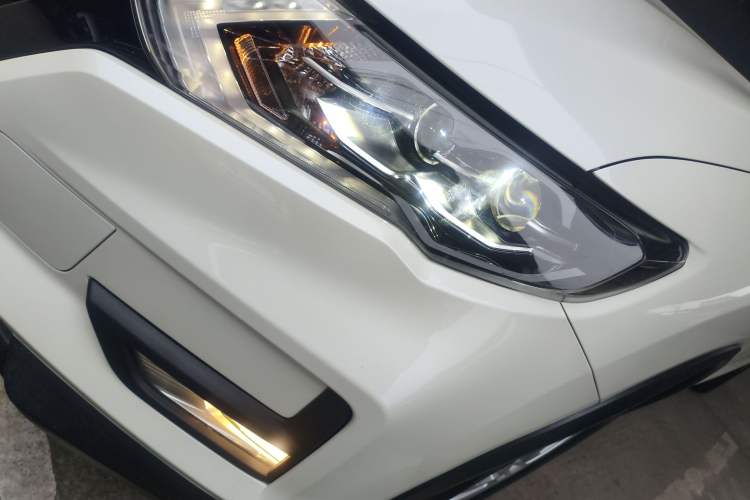 Used Nissan X-Trail 2023 Classic 2.0L Two-Wheel Drive Smart Connect Premium Edition
